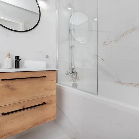Stunning Hokejowa With Terrace & Parking By Renters Apartment Gdansk