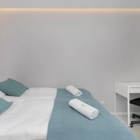 Apartment Stunning Hokejowa With Terrace & Parking By Renters *