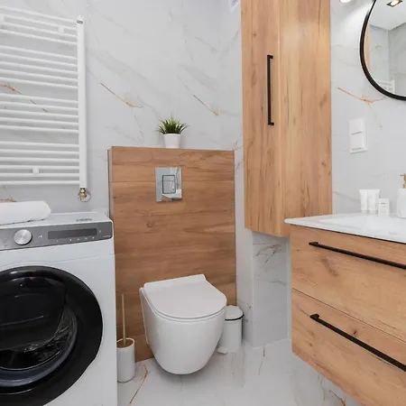 Stunning Hokejowa With Terrace & Parking By Renters Apartment *